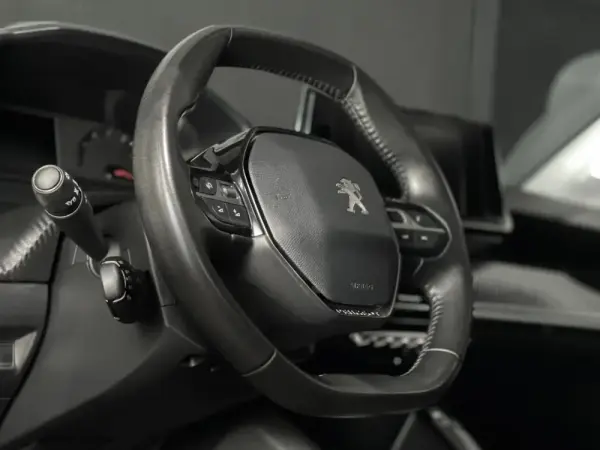 Peugeot 208 1.2 PureTech Active 5