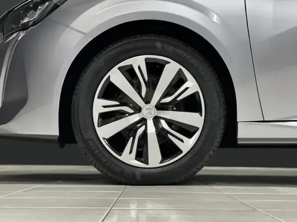 Peugeot 208 1.2 PureTech Active 12