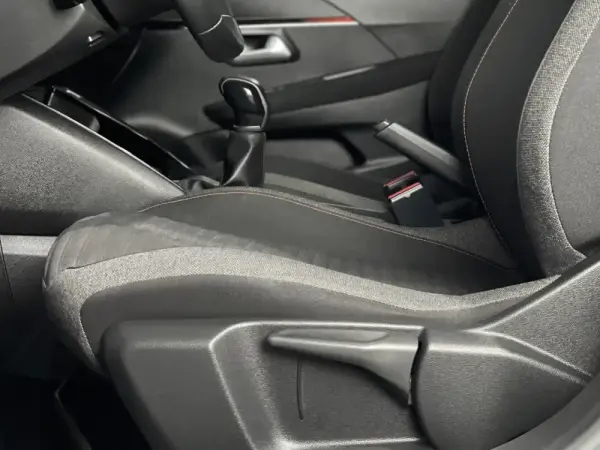 Peugeot 208 1.2 Puretech Active 8