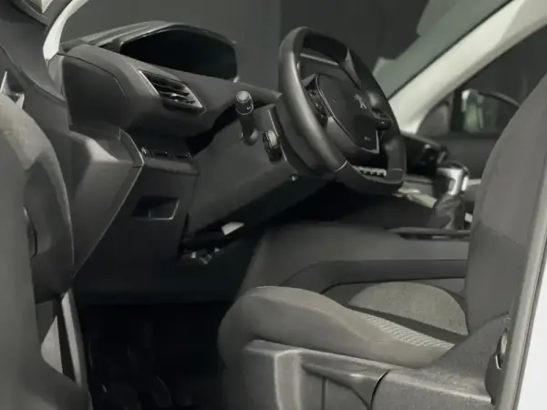 Peugeot 3008 1.5 BlueHDi Active 6