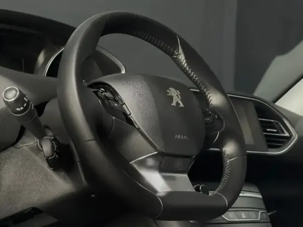 Peugeot 308 1.5 BlueHDi Business Line 5