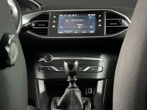 Peugeot 308 1.5 BlueHDi Business Line 10