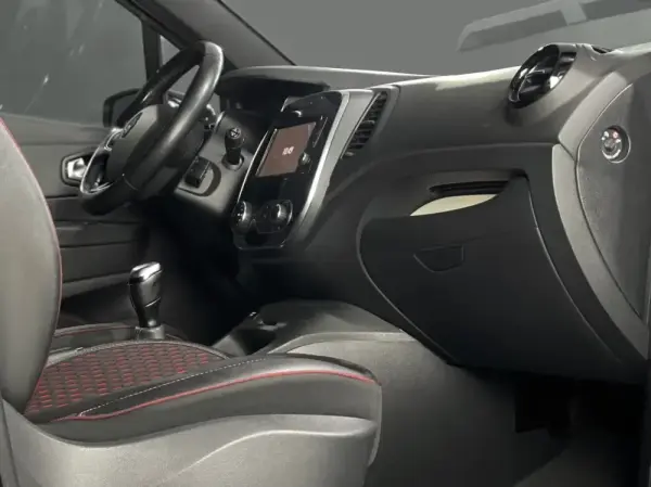Renault Captur 1.5 dCi Red Edi 4