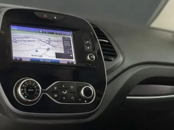 Renault Captur 1.5 dCi Red Edi 6